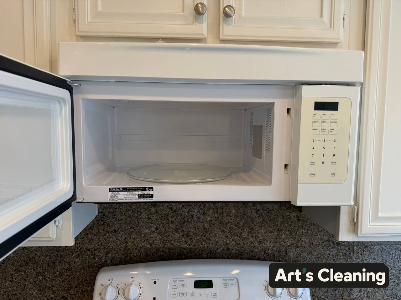 Clean microwave interior